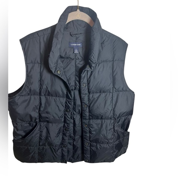 Lands' End Black Quilted Vest (Women’s or Mens) Size L. - Picture 3 of 5